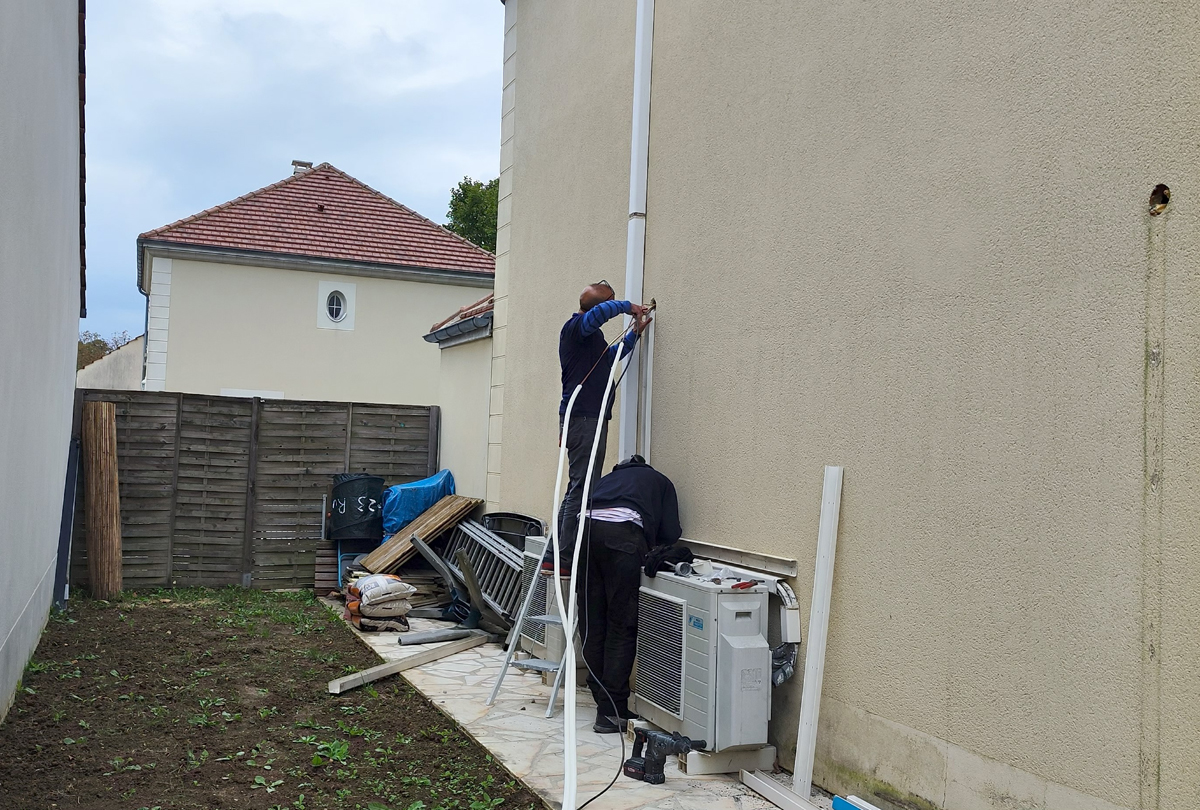 Dépannage d'un tri-splits DAIKIN à Bussy Saint Georges - déplacement de l'unité intérieure (77600)