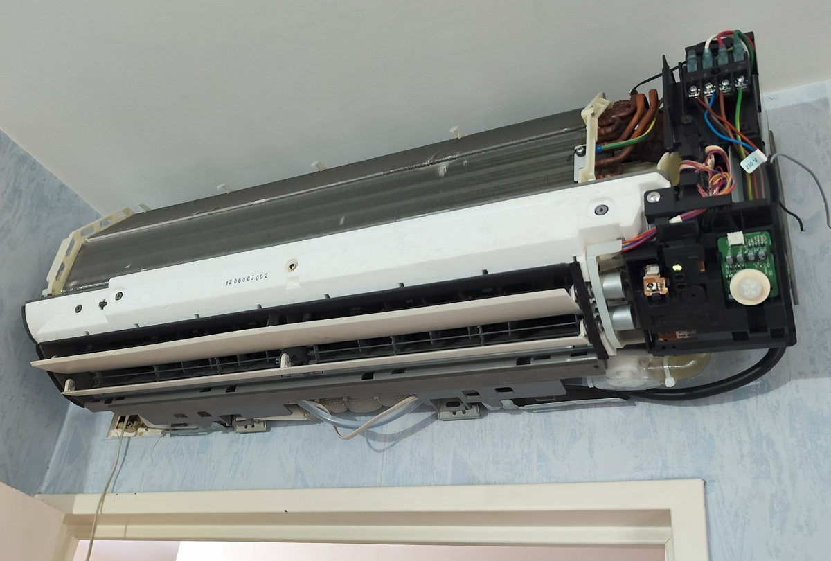 Dépannage d'un tri-splits DAIKIN à Bussy Saint Georges (77600) changement de deux pompe de relevage