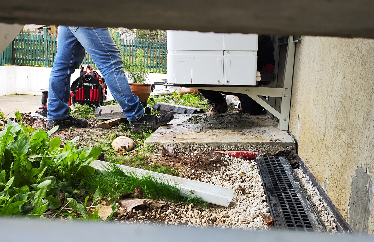Dépannage PAC air-eau MITSUBISHI - déplacement du groupe extérieur à Crécy la Chapelle (77580)