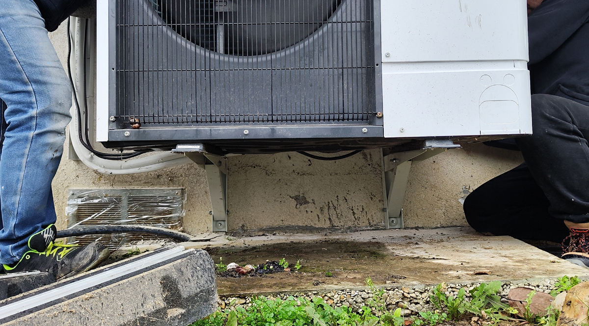 Dépannage PAC air-eau MITSUBISHI - déplacement du groupe extérieur à Crécy la Chapelle (77580)