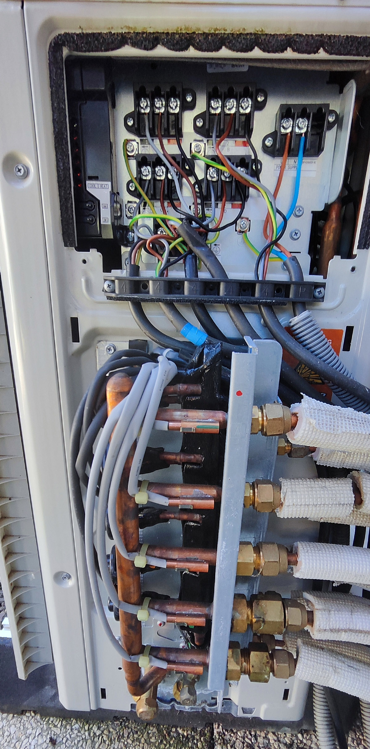 Maintenance préventive Quintuple-Splits DAIKIN à Favières