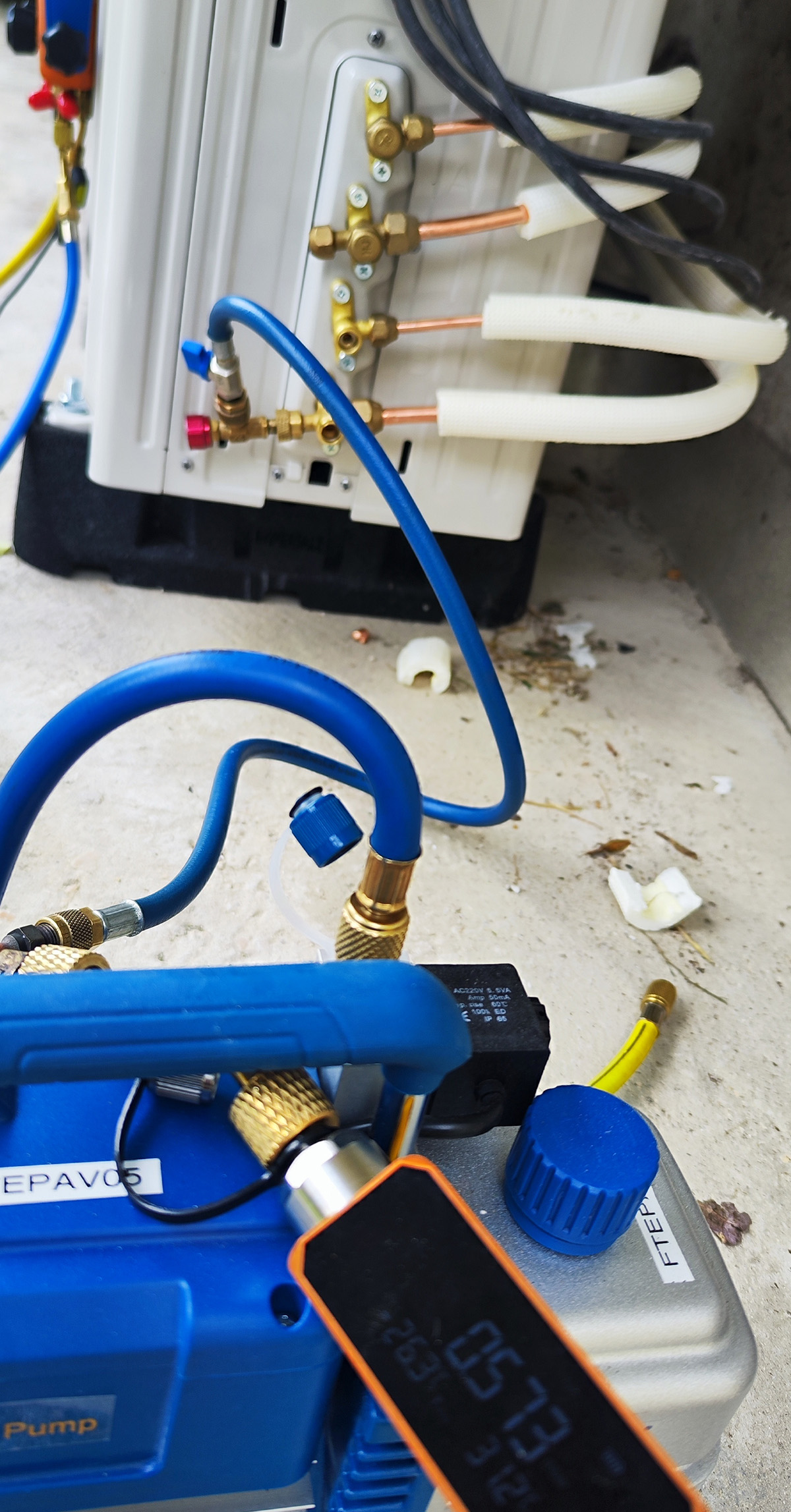 Mise en service 3 Trisplits 1 Bisplits et 1monosplit ALTECH à Montévrain